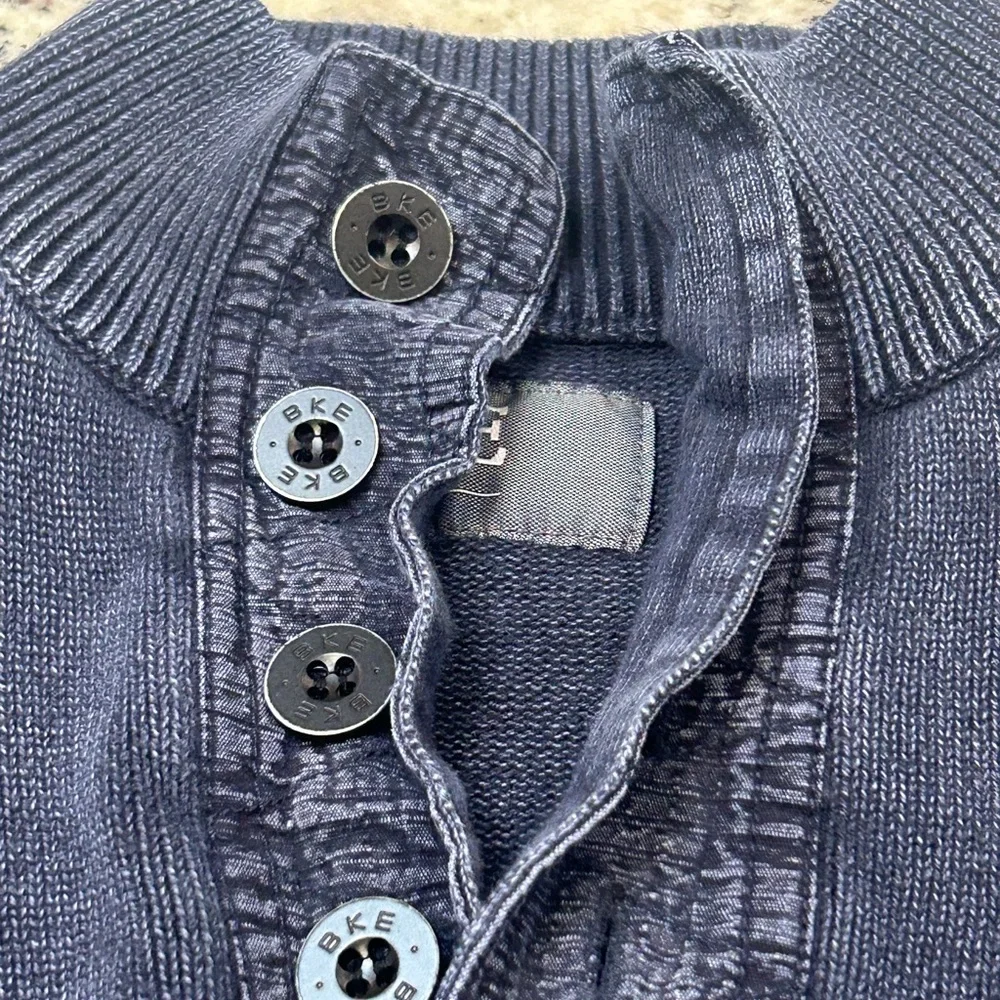 BKE Men's Charcoal Henley Mockneck Sweater XL Qtr Button Distress‎ Finish Indie